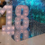Цифры 18 с лампочками